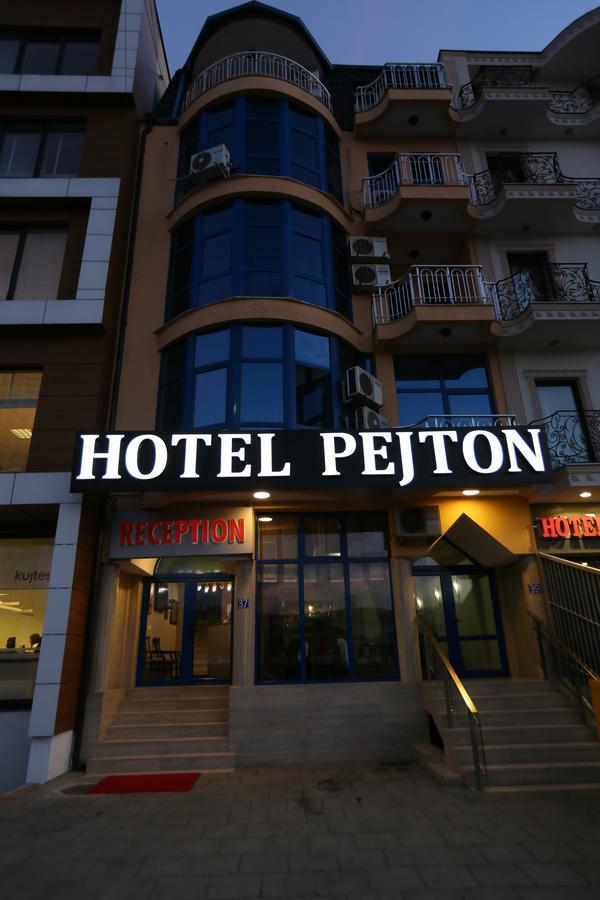 Hotel Pejton Pristina Exterior photo